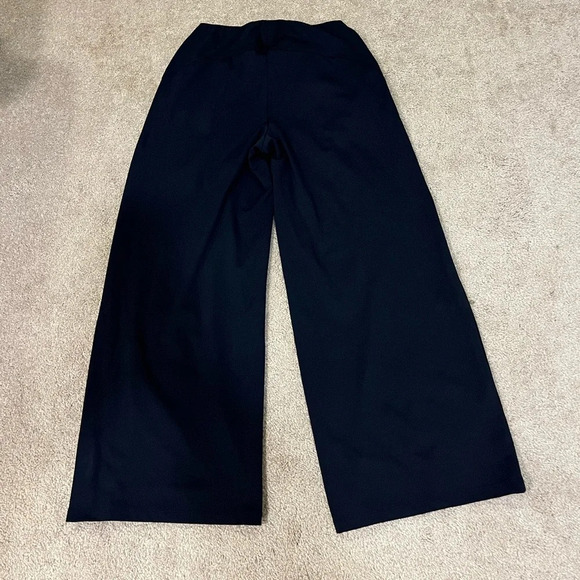 Old Navy High Waisted Power Soft Wide Leg Pants - Picture 5 of 6